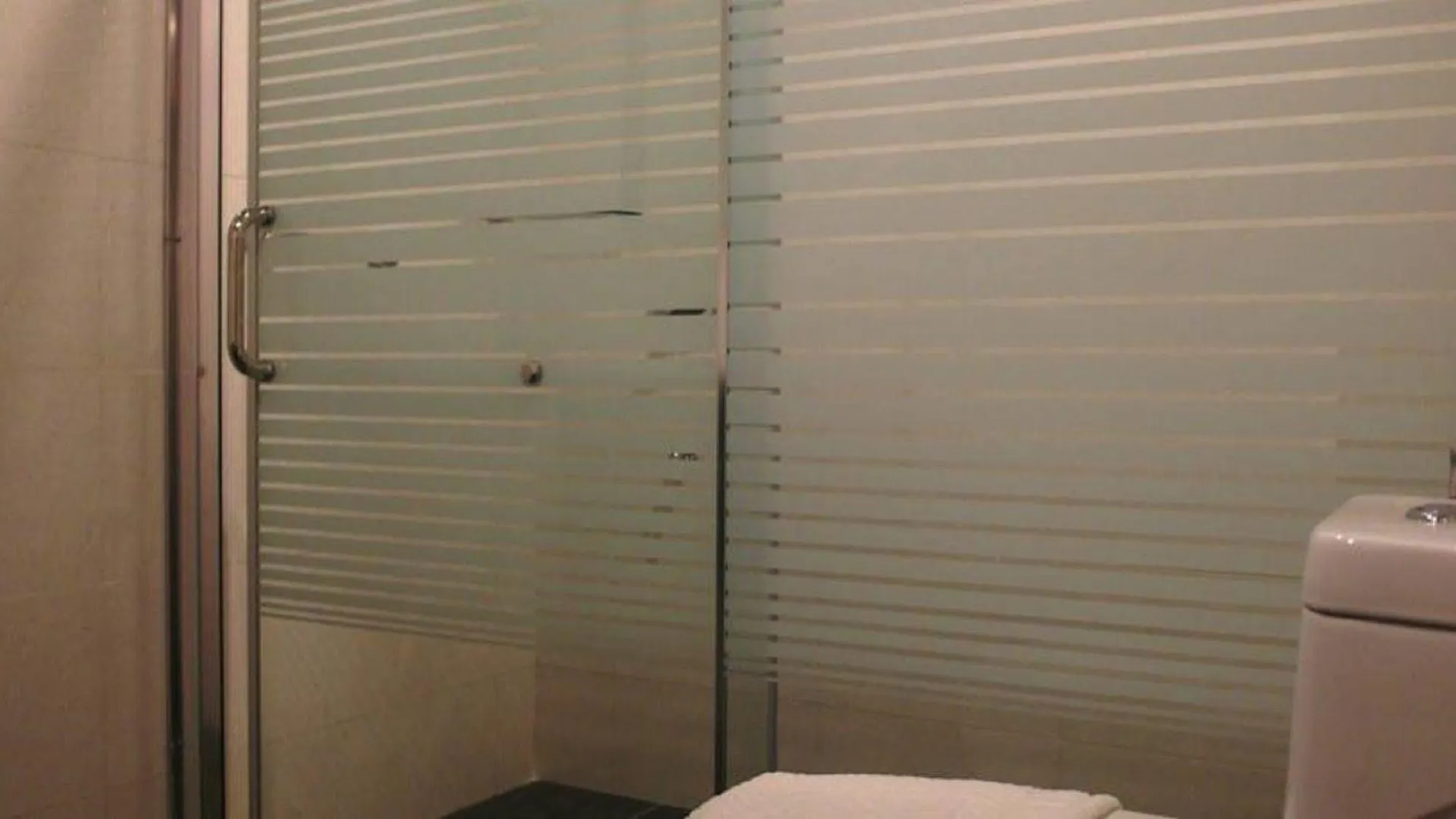 Mandarin Hotel Kota Kinabalu 3*,